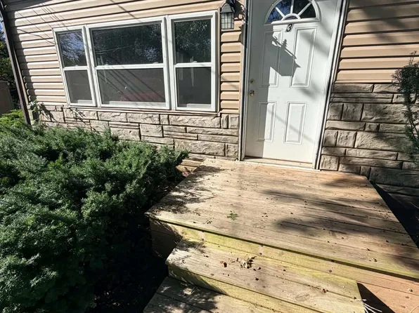 1400 Newberry Dr, Parkersburg, WV