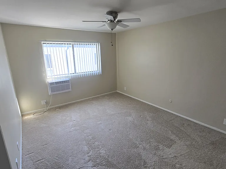 510 S Mariposa Ave #205 — Photo 12