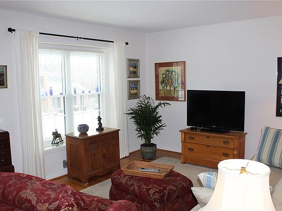 4th image of 49 Huxley Way