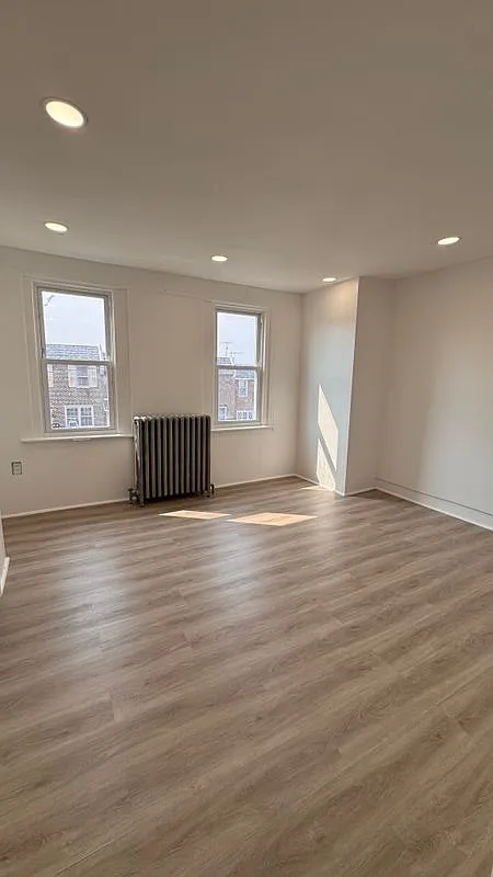 3 bed, 2.0 bath, 1108 sqft, $1,800 — Photo 2
