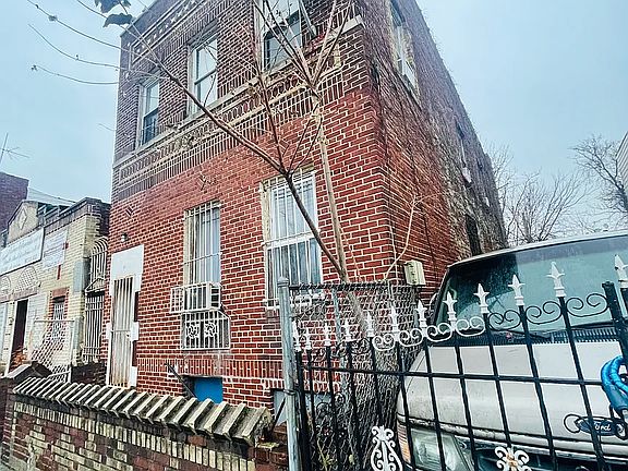 2nd image of 25 Louisiana Ave