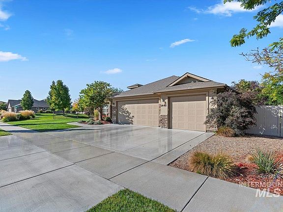 3rd image of 1441 N Bowknot Lake Way