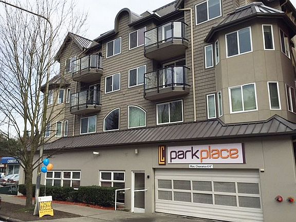 3rd image of 11038 Lake City Way NE APT 204