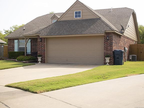 3rd image of 135 Dp Newman Cir