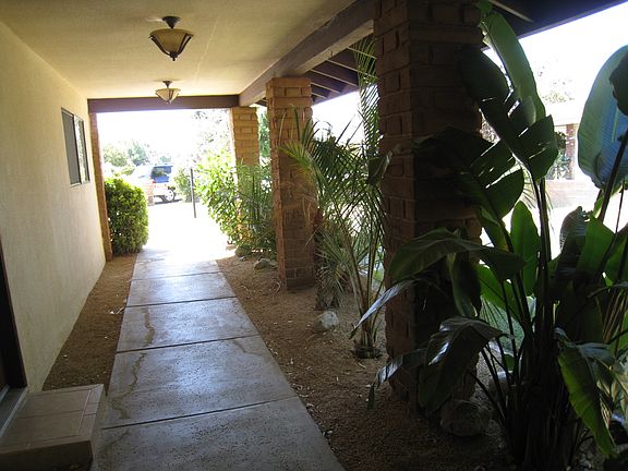 5th image of 26391 Chestnut Dr