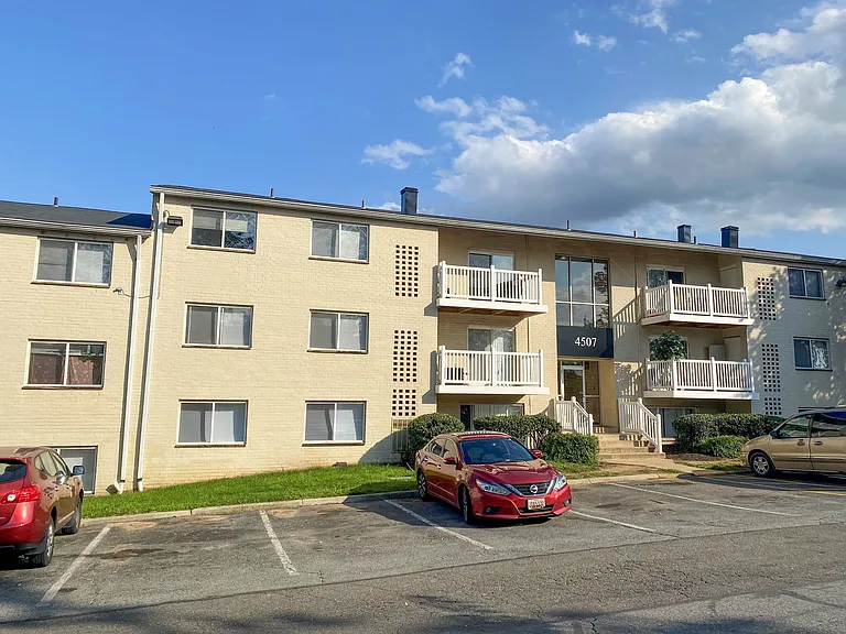 Admiral Place — Photo 13