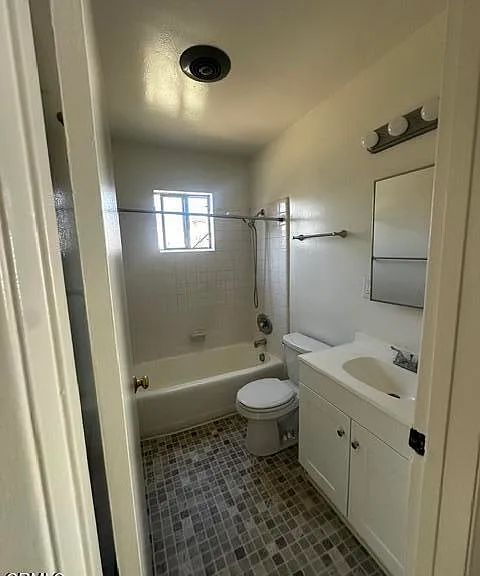137 De Anza Dr — Photo 4