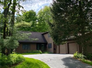 3247 Far Reach Dr, Baldwinsville, NY 13027