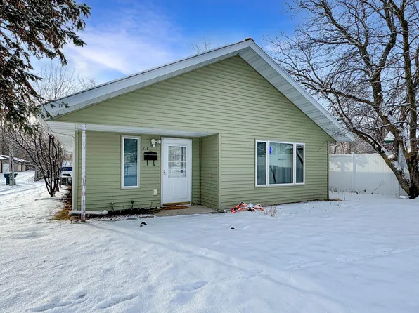 718 9th St NW, Bemidji, MN 56601