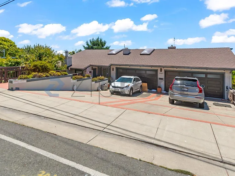 1127 Contra Costa Dr — Photo 1