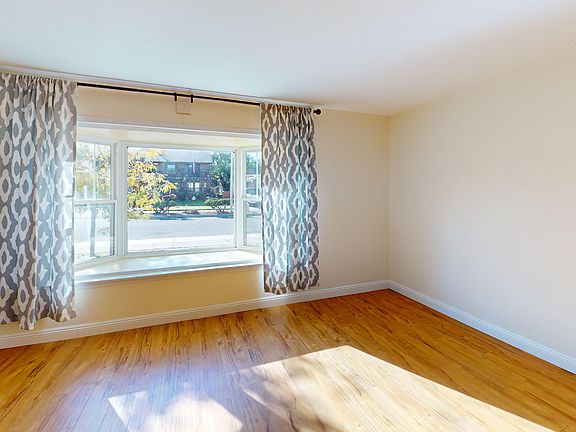 2nd image of 12601 Elyse Pl SE