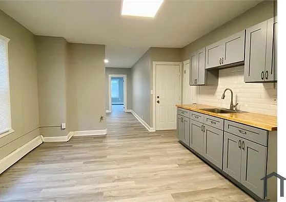 2 bed, $1,900 — Photo 1