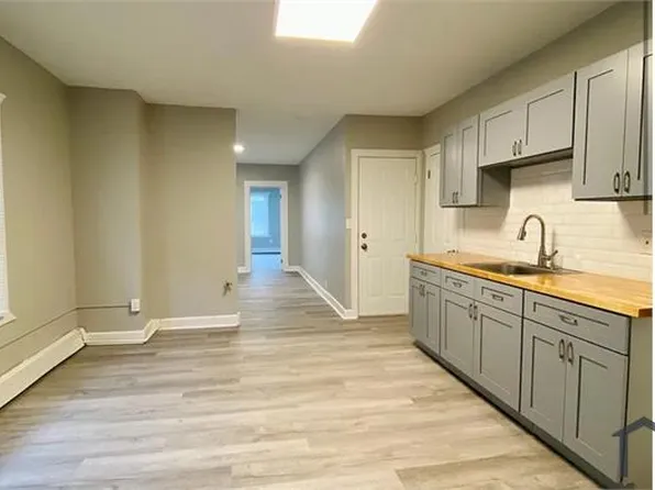 87 Caroline St APT 1, Bridgeport, CT 06608