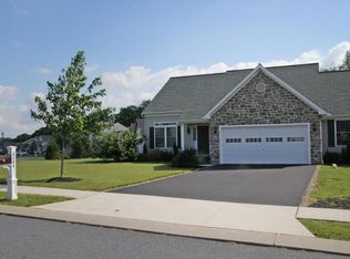 4264 Green Park Dr, Mount Joy, PA 17552