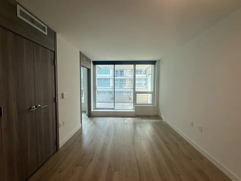 455 SW Marine Dr #509 — Photo 1