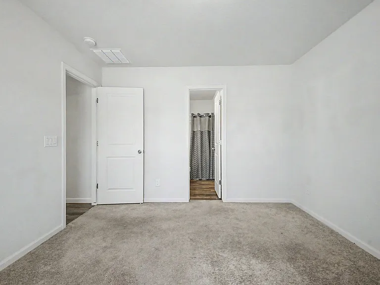 322 E Watson Pl — Photo 18