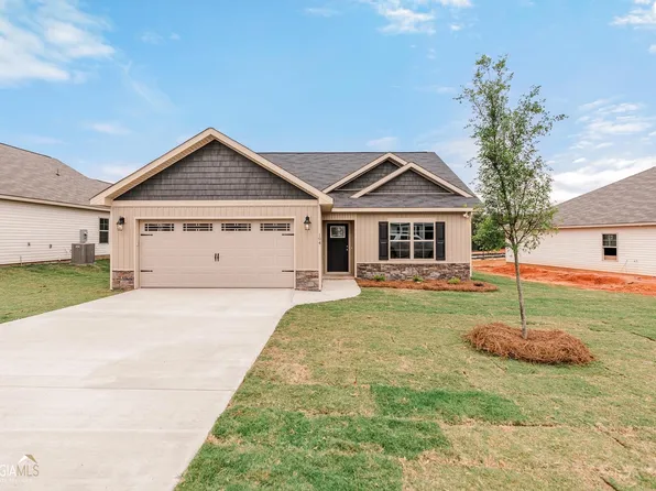 194 Red Tail Cir, Byron, GA 31008