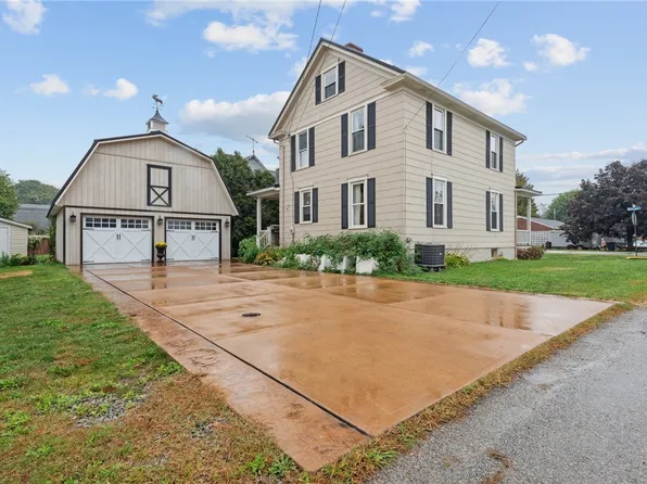 219 W Main St, New Alexandria, PA 15670