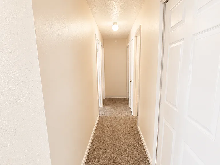 4240 Loomis Ave #4 — Photo 6