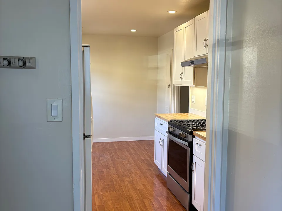 Kitchen/eat-in-area.