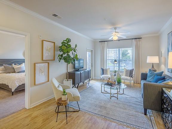 5th image of 100 Garden Dr #29