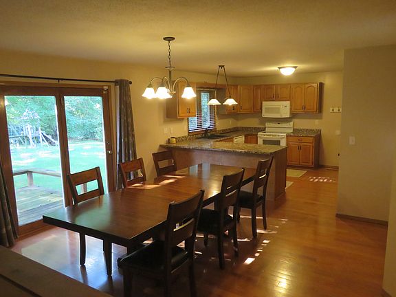 5th image of 1224 W Woodfield Dr