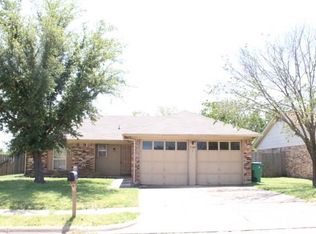 5744 Greenfield Dr, Watauga, TX 76148