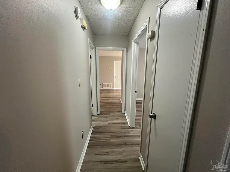842 Amberway Dr — Photo 24