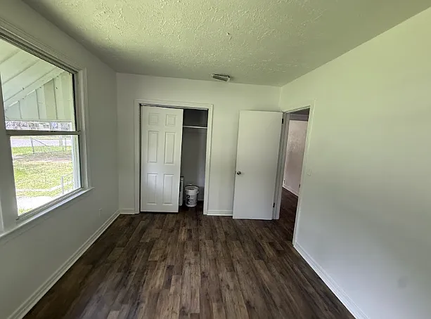 8975 Monroe Ave — Photo 3