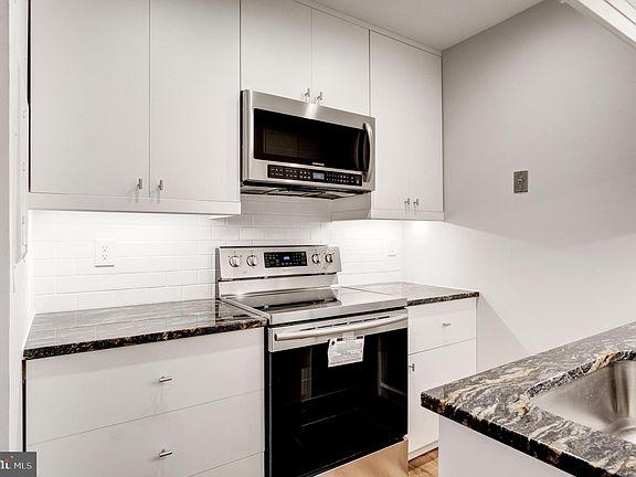3rd image of 1426 21st St NW APT 404