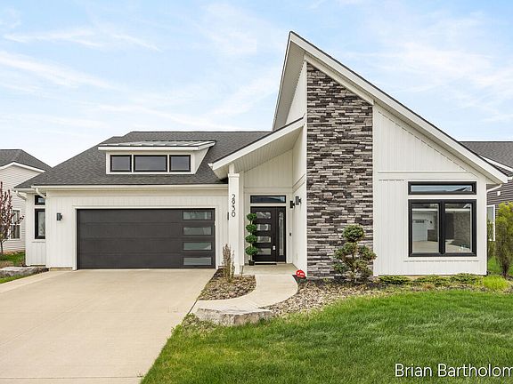 4th image of 2930 Isle Water Dr
