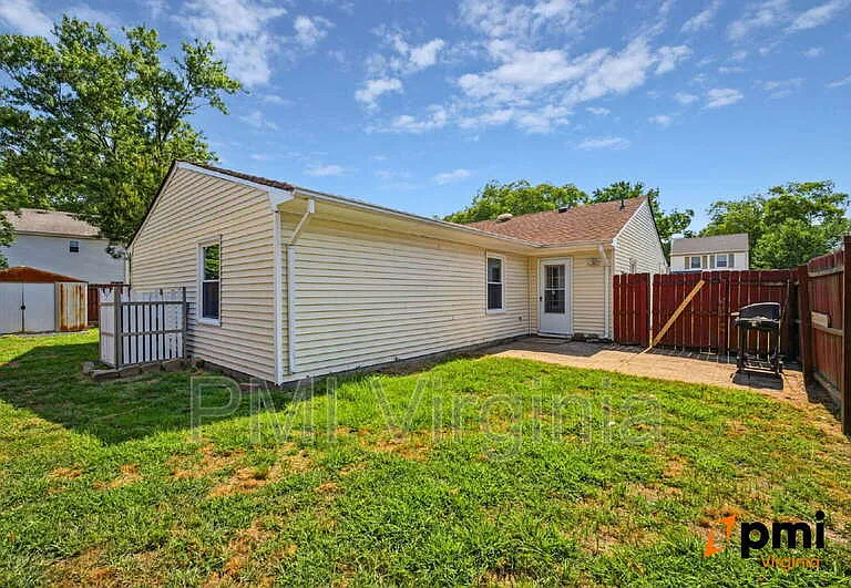 1701 Darrow St — Photo 26