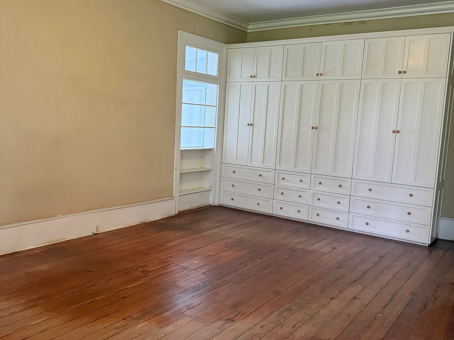 Studio, $800 — Photo 2
