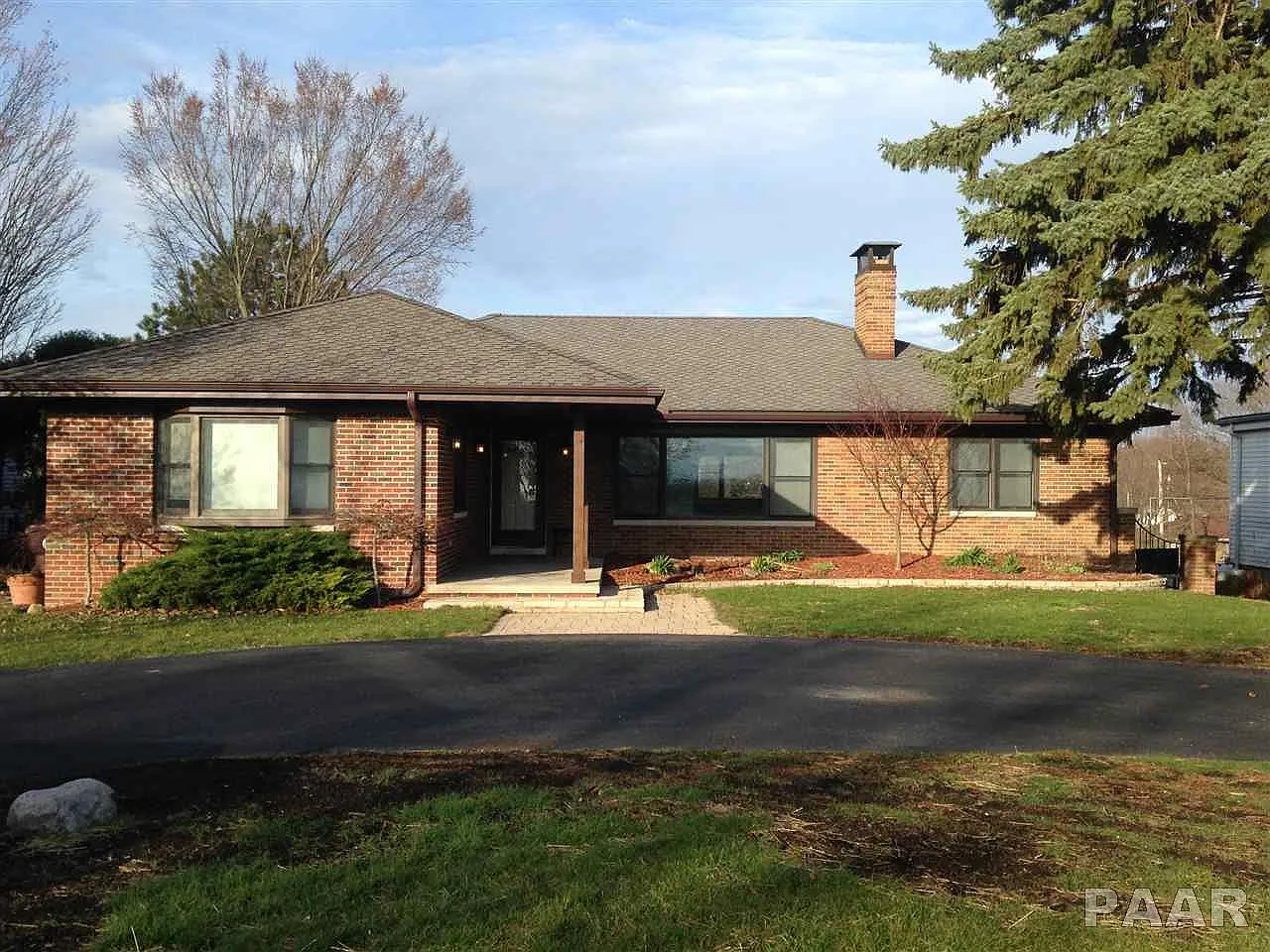 5227 N Prospect Rd photo 1