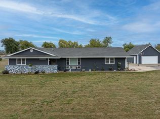 4601 Carrousel Dr, Cedar Rapids, IA 52404