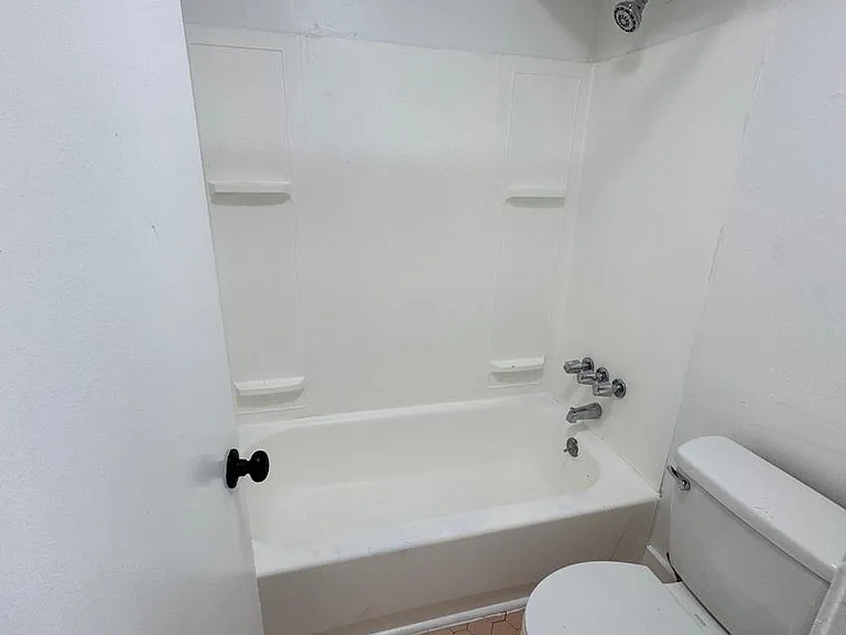 2309 Manson Ave — Photo 10