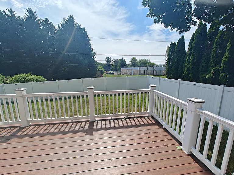 132 S Eastview Ave — Photo 31