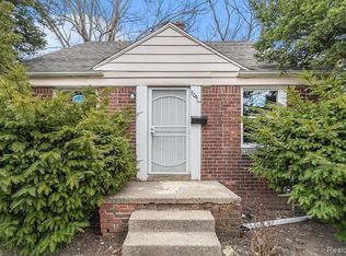 9092 Cloverlawn St, Detroit, MI
