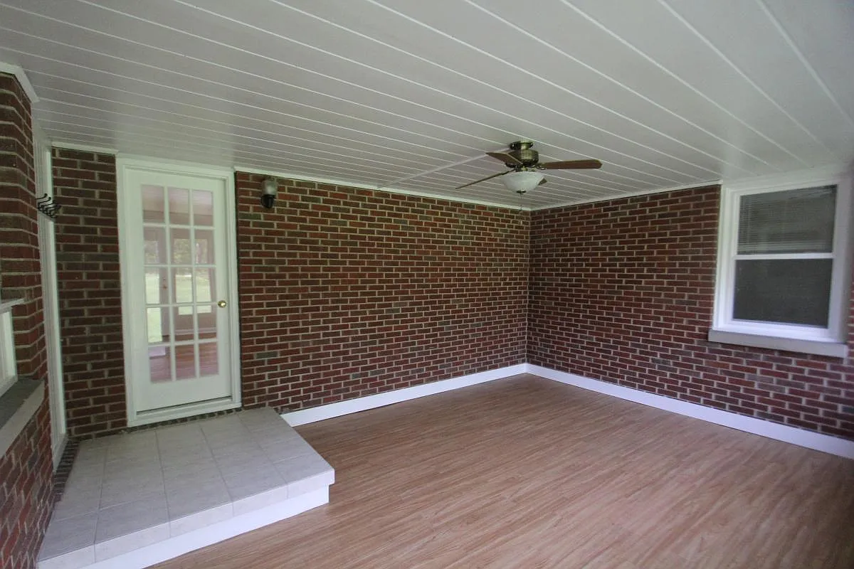 1516 Morris Drive — Photo 3