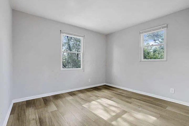 1009 Lilley Avenue Apt D — Photo 3