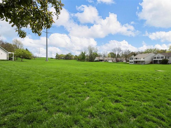 13115 Walden Woods Ct, Saint Louis, MO 63146