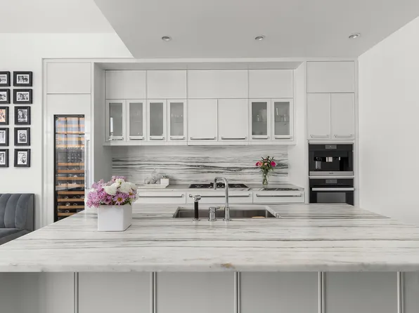 200 East 95th Street image 5 of 16