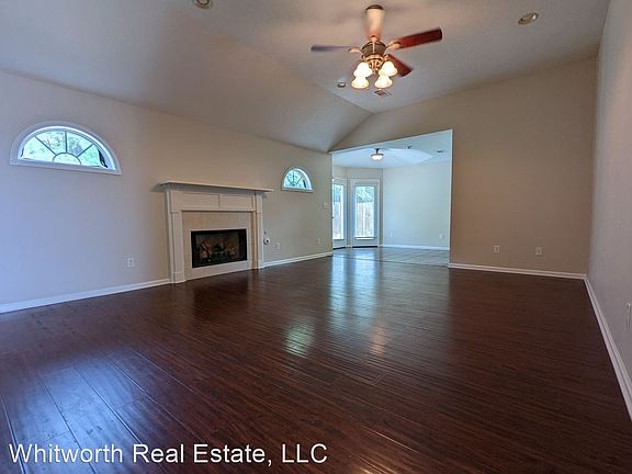 3rd image of 3114 Wisteria Ln