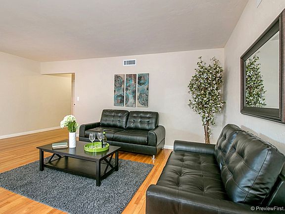 3rd image of 909 Tarento Dr