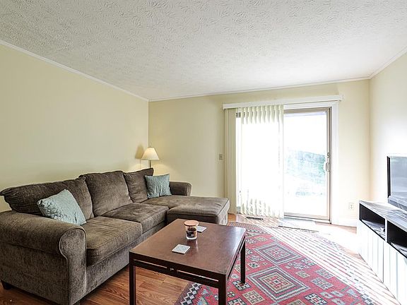 4th image of 5017 Columbia Cir #15-61