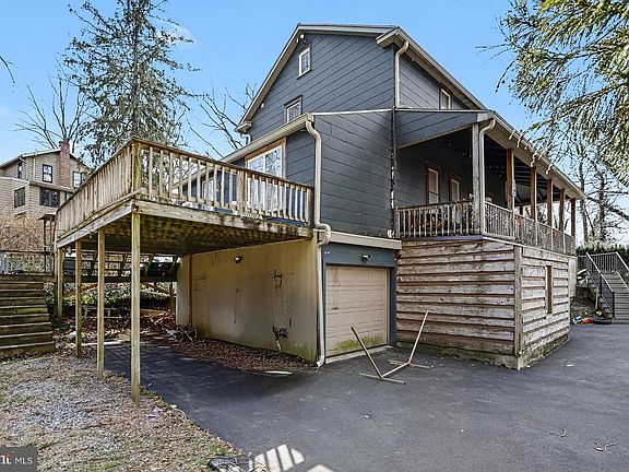 3rd image of 857 Willow Rd