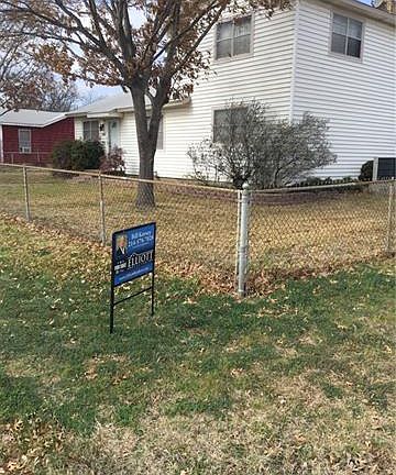2nd image of 5800 Isbell St