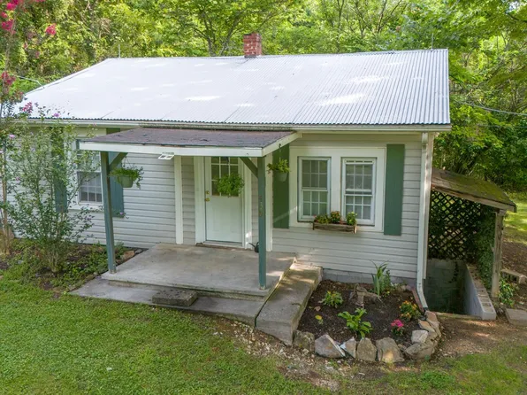 439 Buckskin Rd, Blacksburg, VA 24060