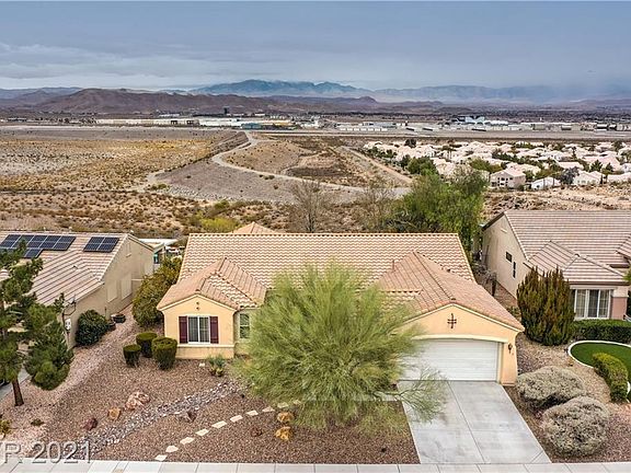 3rd image of 1605 Sebring Hills Dr