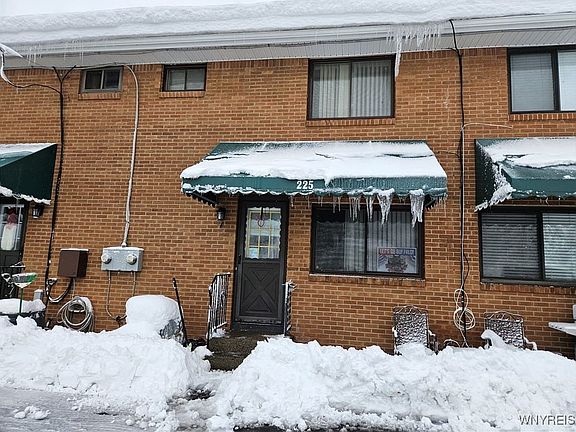 3rd image of 225 Greenmeadow Dr #225